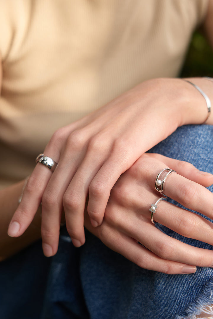 Ania Haie Silver Pearl Sparkle Interlock Ring R054-02H