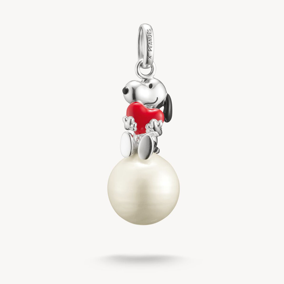 THOMAS SABO Silver Snoopy Pendant with Heart on Snowball Peanuts TPE991