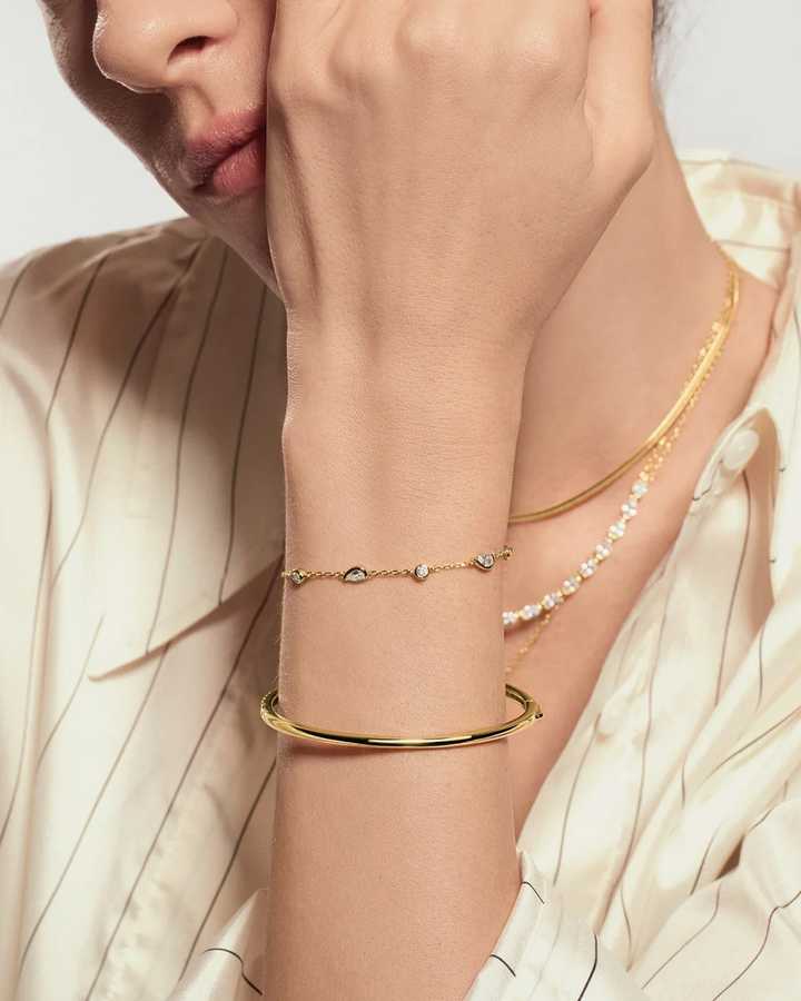 Gold Round & Teardrop Bezel Station Bracelet B076-03G