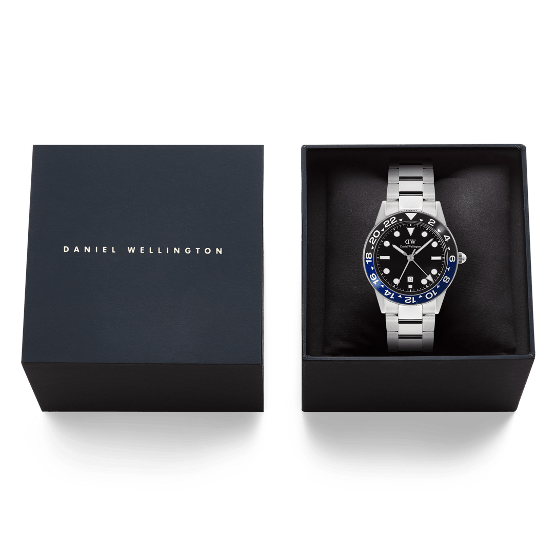 Daniel Wellington Iconic GMT Link Black Blue Ceramic Bezel Silver DW00100921